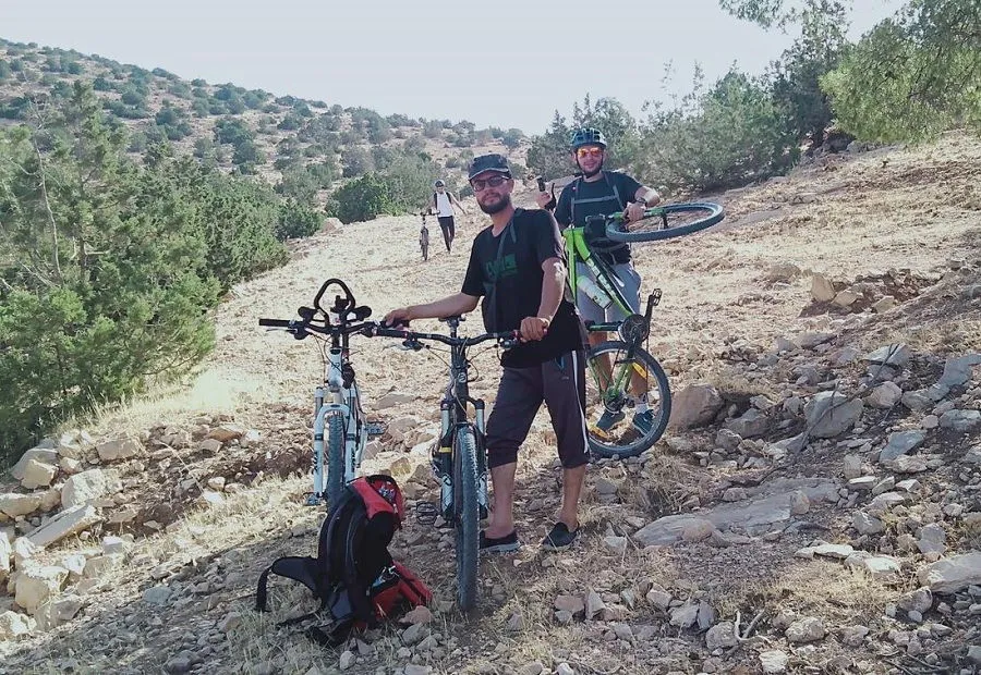 Les vététistes algériens pratiquent du VTT - Destination Algérie
