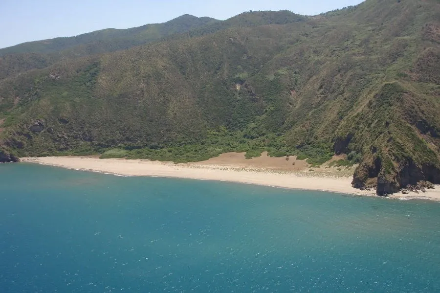Plage Kheïri Oued Adjoul à Jijel - Destination Algérie