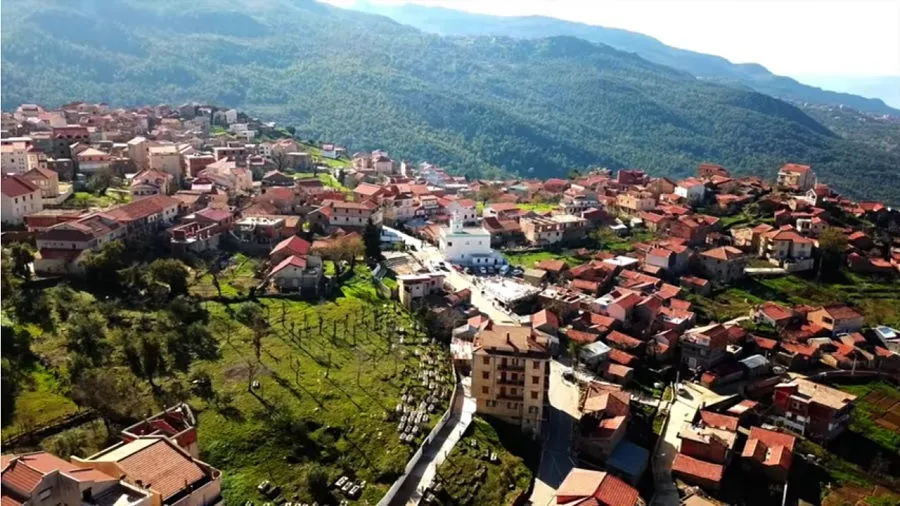 Le village d'Iguersafène en Kabylie - Destination Algérie