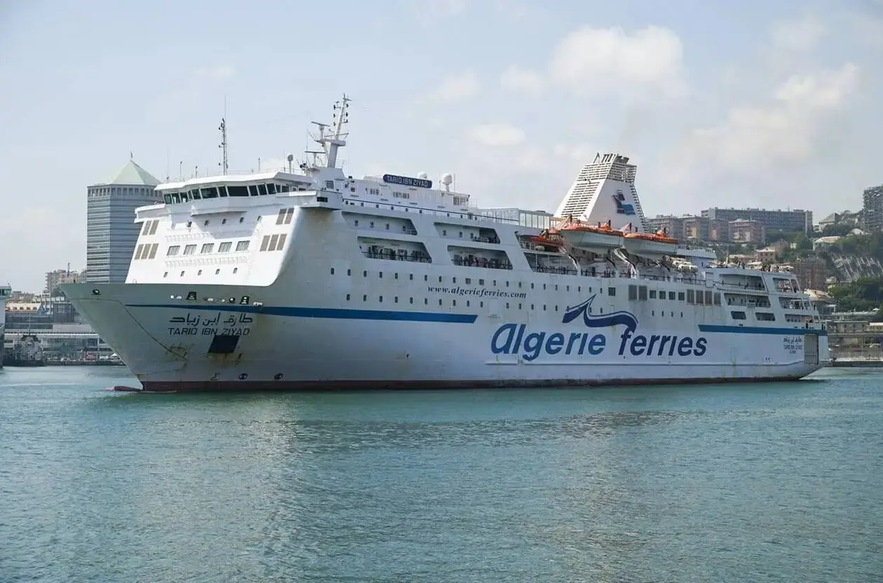 Algérie Ferries : le bateau lors de la traversée en méditerranée - Destination Algérie Algérie Ferries : le bateau lors de la traversée en méditerranée - Destination Algérie